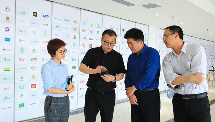 領(lǐng)導(dǎo)視察