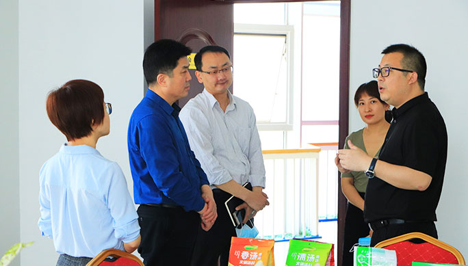 領(lǐng)導(dǎo)視察