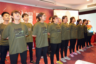 ʿ��չʾ-��Խ������׷��׿Խ