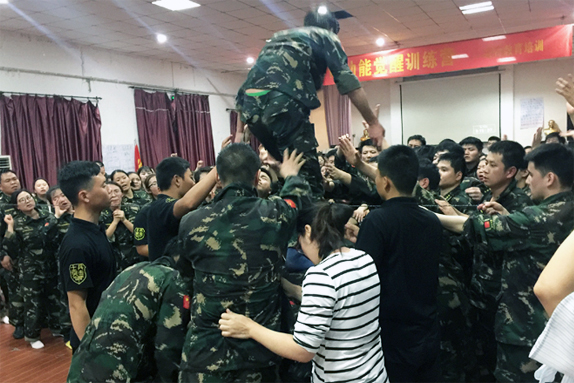 成功路上充滿荊棘，團結(jié)一心，終讓我們所向披靡！