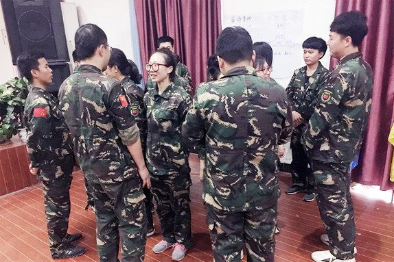 用眼睛去欣賞，用心靈去體會，學會贊美，收獲成長！