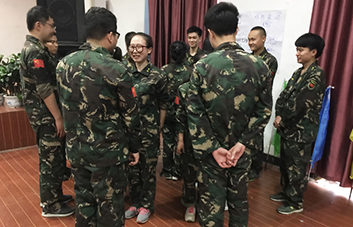 成功與放棄，也許只隔著一句贊美的距離！