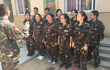 火爆團隊進行士氣訓練！