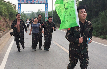 拉練15公里，體驗“長征路”，磨礪火爆人！