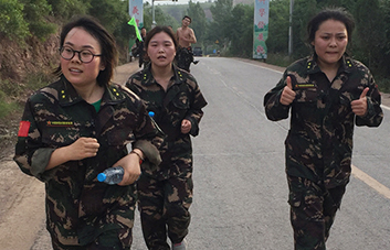 火爆人不拋棄、不放棄、勇往直前！