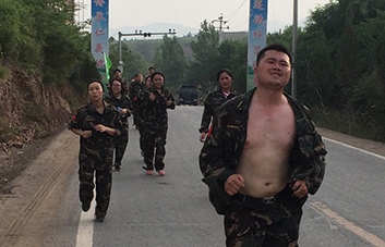 這不僅僅是徒步，更是團隊的融合！