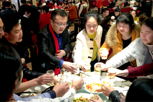 �ο��cʳƷ�W(w��ng)�e��ͬ�����ل�(chu��ng)�x�ͣ�