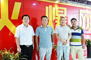 ���Қgӭ�W�r(sh��)�����F(tu��n)�������𱬾W(w��ng)���^��