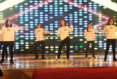 ��һ�ӵĻ𱬷����ഺ���衶cilicili������һ��high