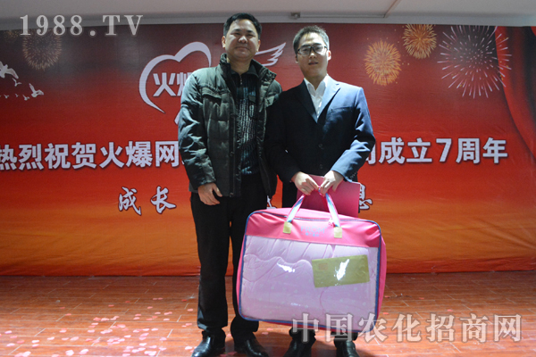 �����  ��������